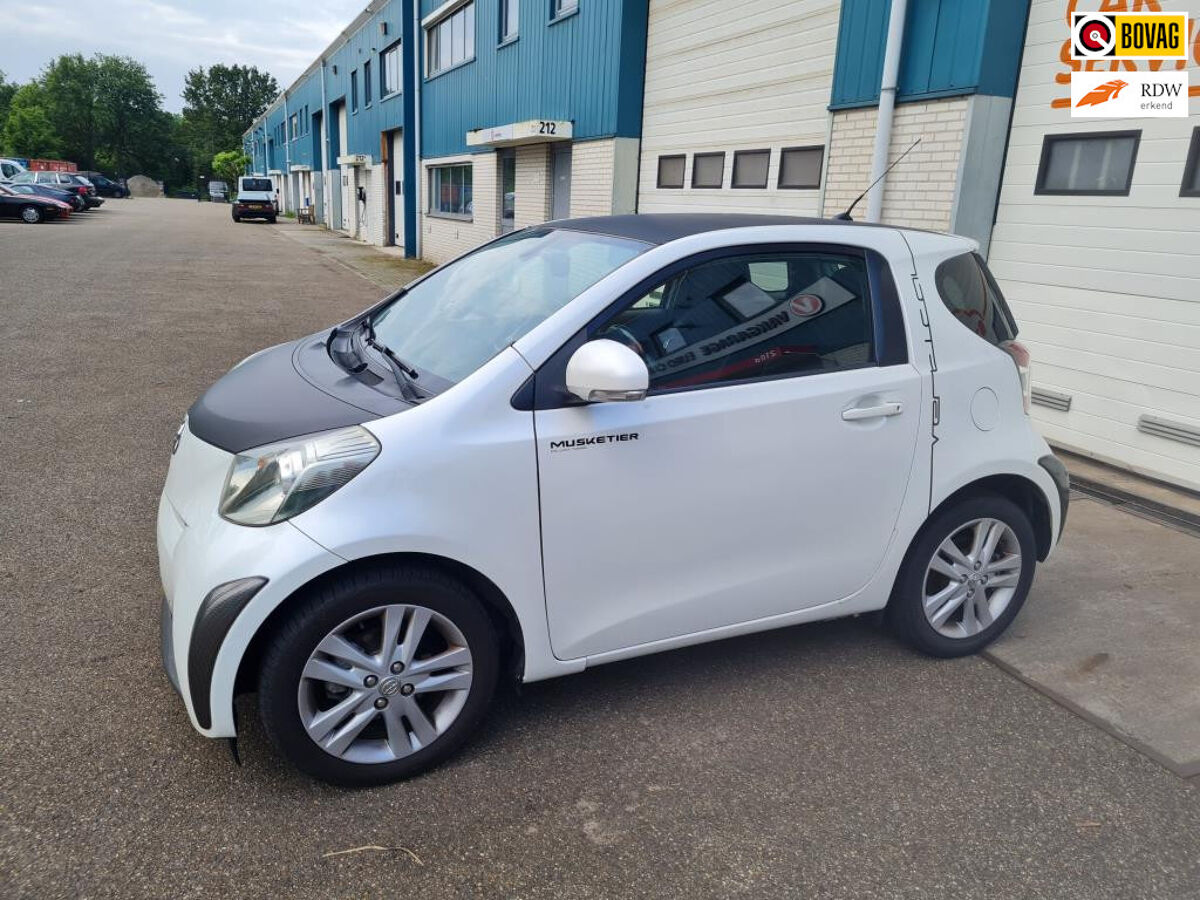 Toyota iQ 1.0 VVTi SPECIAL EDITION met AIRCO, !!! IN PRIJS VERLAAGD !!!!, zeer compleet uitgevoerd | Vakgarage