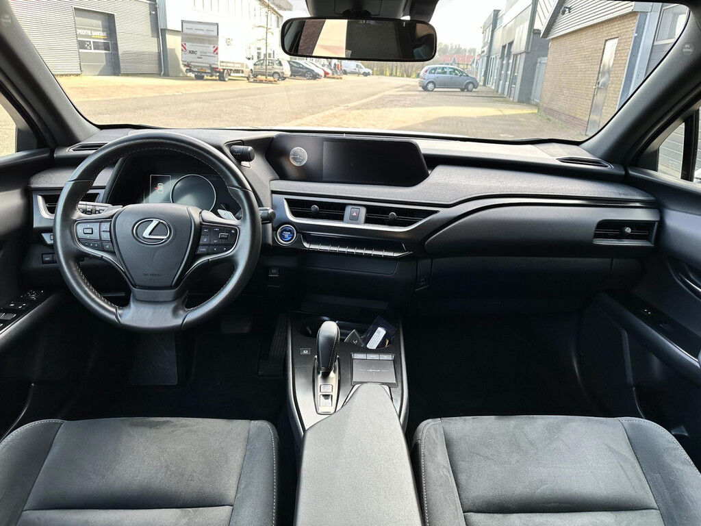 Lexus UX 300e Business 54 kWh SOH 94% | Vakgarage
