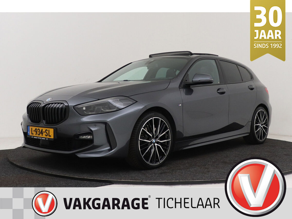 BMW 1 Serie 120i M Sport | CarPlay | Panoramadak | Org. NL | Sportstoelen | Stoelverwarming | Sfeer | Dealer onderh. | | Vakgarage