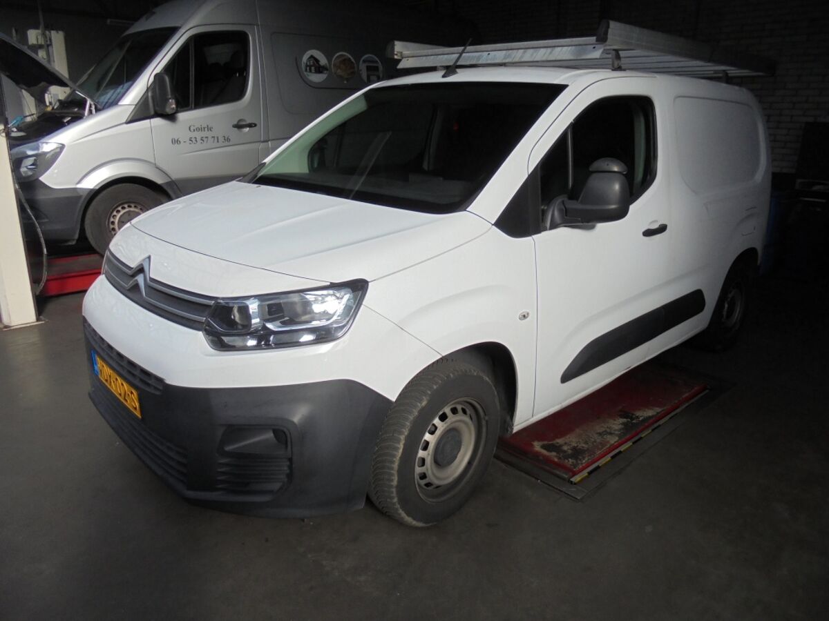 Citroën Berlingo 1.5 BlueHDI Control||Trekhaak||Airco||Cruise||Imperiaal|| | Vakgarage
